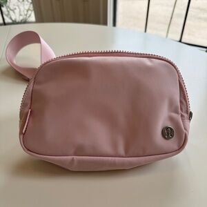 Lululemon Everywhere Belt Bag 1 Liter